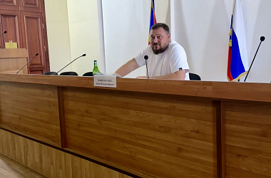 Глава Ейска Денис Квитовский провёл традиционное по понедельникам планёрное совещание