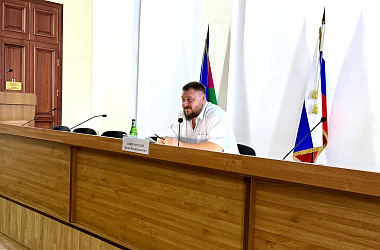 Очередное планёрное совещание глава города Ейска Денис Квитовский начал с сохраняющихся проблем