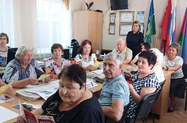 В Ейске сотрудники полиции рассказали представителям Совета ветеранов о правилах цифровой безопасности 