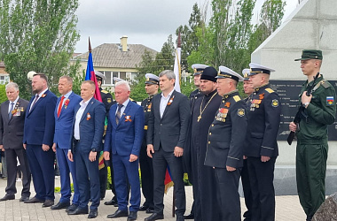 Сегодня на Молодежной площади открыли памятные стенды ейчанам, погибшим в специальной военной операции