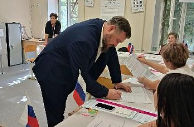 Сегодня глава Ейска Денис Квитовский принял участие в выборах депутатов Государственной Думы Федерального Собрания Российской Федерации девятого созыва