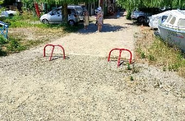 Администрация города Ейска обращается к лицам, установившим барьеры парковочные, ограждения, столбы, цепи, на побережье Ейского лимана 