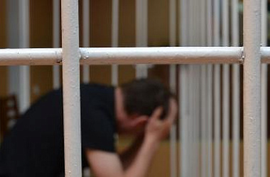 В Ейске на скамью подсудимых отправлен обвиняемый в причинении легкого вреда здоровью соседу 