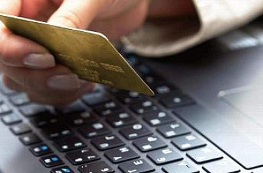 В Ейске на скамью подсудимых отправлена менеджер банка, обвиняемая в краже денег со счета клиента