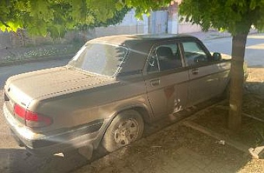Администрация г. Ейска обращается к лицу, установившему автомобиль марки «ГАЗ 31105» с государственным номером – «р986ен93», вблизи земельного участка 43 по улице Ленина в городе Ейске